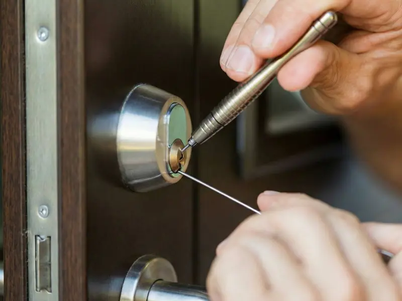 Chaveiro residencial em Taboão da Serra – abertura de porta e troca de fechadura